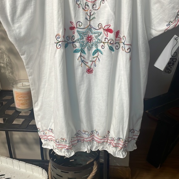 RXB women’s embroidered shirt, medium, elastic arms and hem - Picture 5 of 5